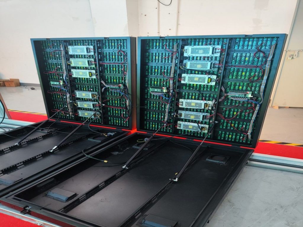 Arclumin SF320-2.5 outdoor fixed LED display, factory test, France order