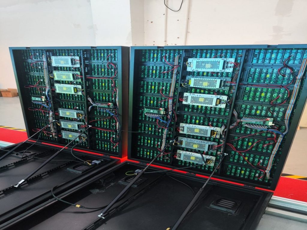 Arclumin SF320-2.5 outdoor fixed LED display, factory test, France order