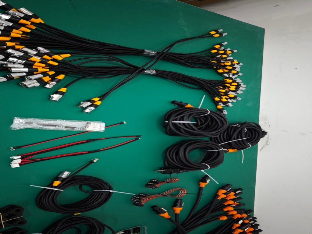 Arclumin TL500-3.9O rental LED panels, factory test, Czech Republic order