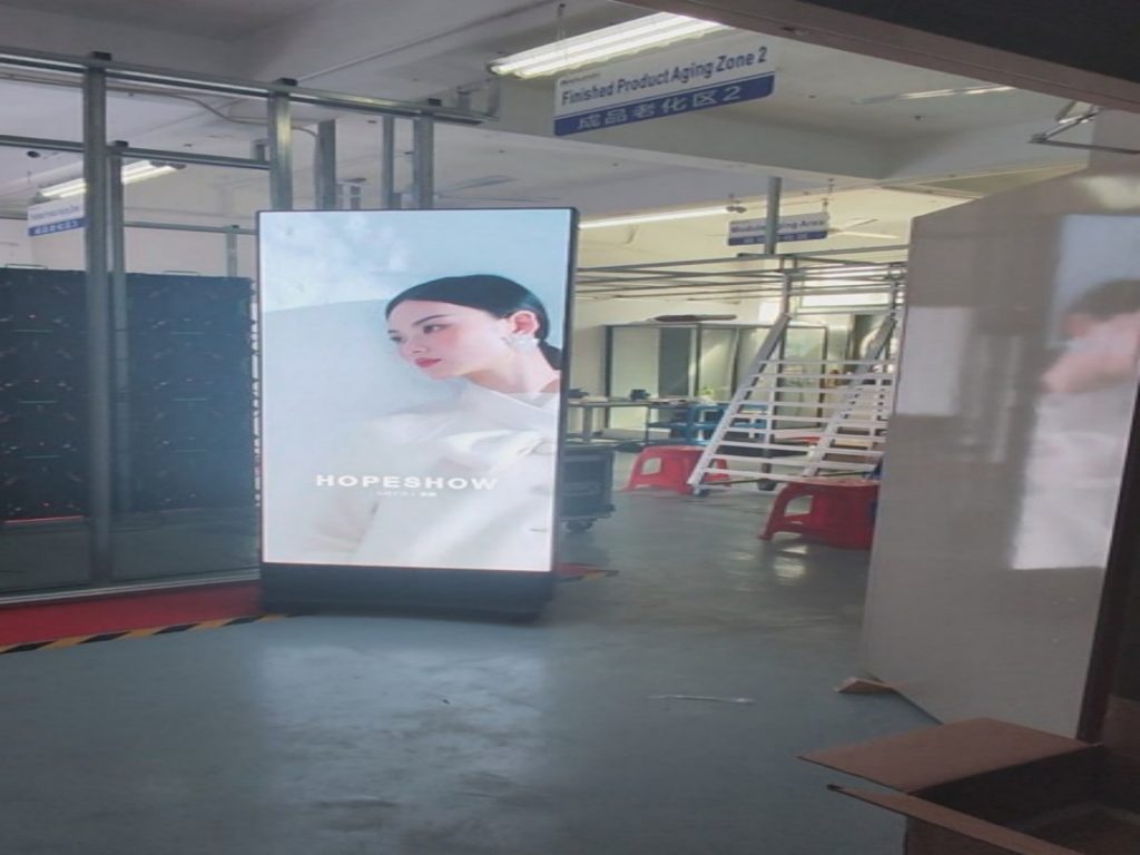 Arclumin WG640PRO-2.5 LED poster display, factory test, Italy order